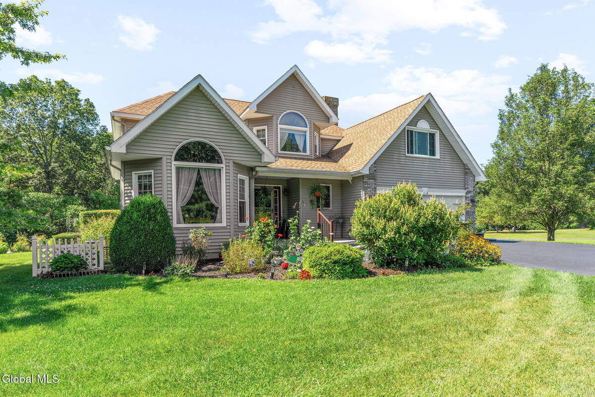 #2 photo, 6 Wayto Lane, Clifton Park , NY 12019