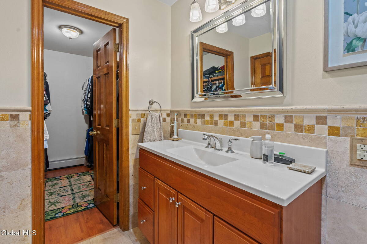 #37 photo, 6 Wayto Lane, Clifton Park , NY 12019