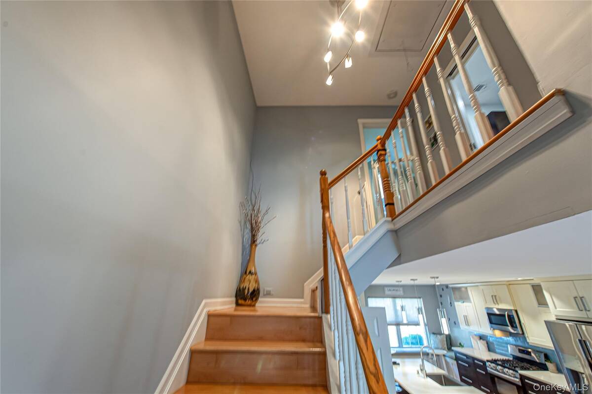 #20 photo, 14 Heckscher Spur Drive, East Islip , NY 11730