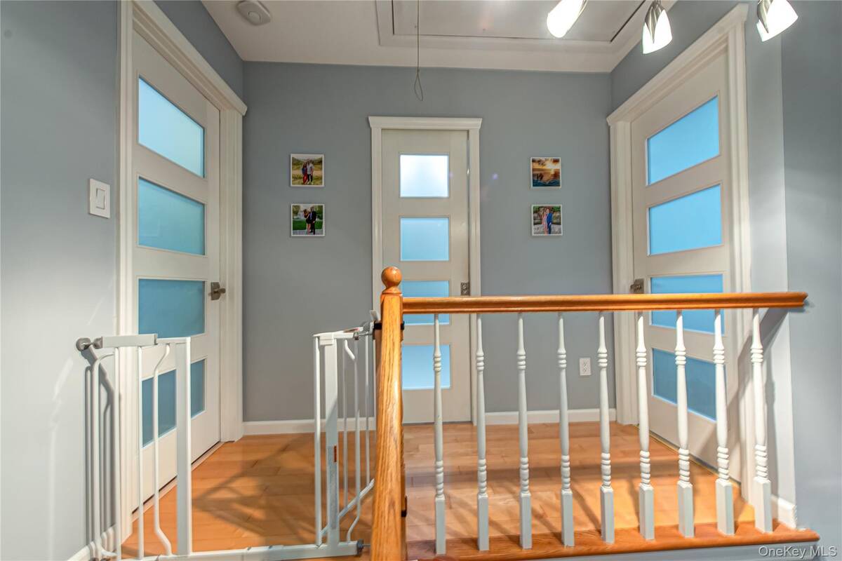 #21 photo, 14 Heckscher Spur Drive, East Islip , NY 11730