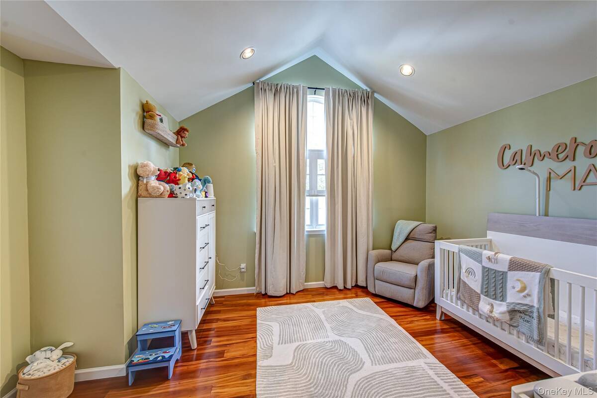 #26 photo, 14 Heckscher Spur Drive, East Islip , NY 11730