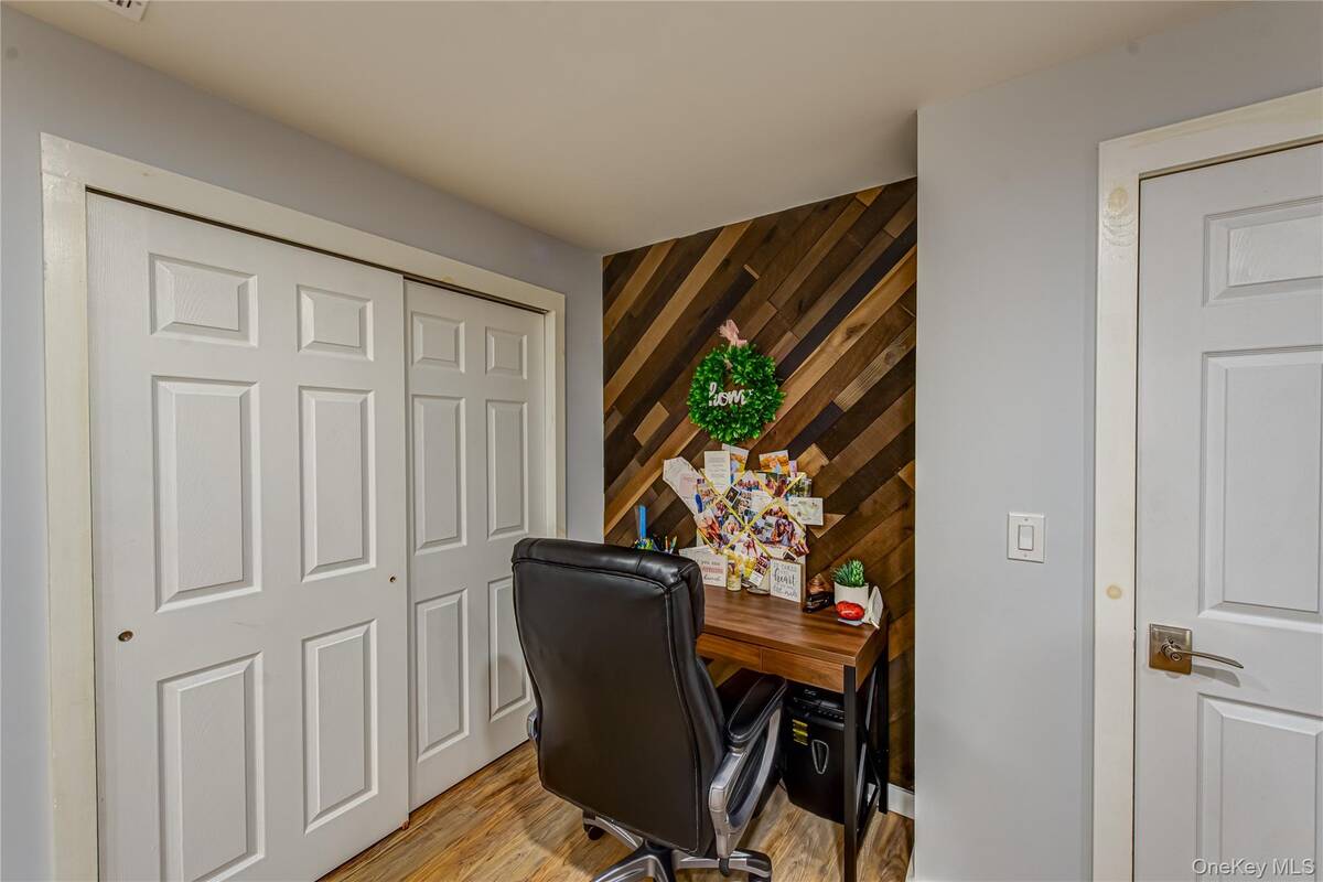 #39 photo, 14 Heckscher Spur Drive, East Islip , NY 11730