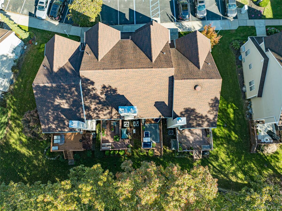 #46 photo, 14 Heckscher Spur Drive, East Islip , NY 11730