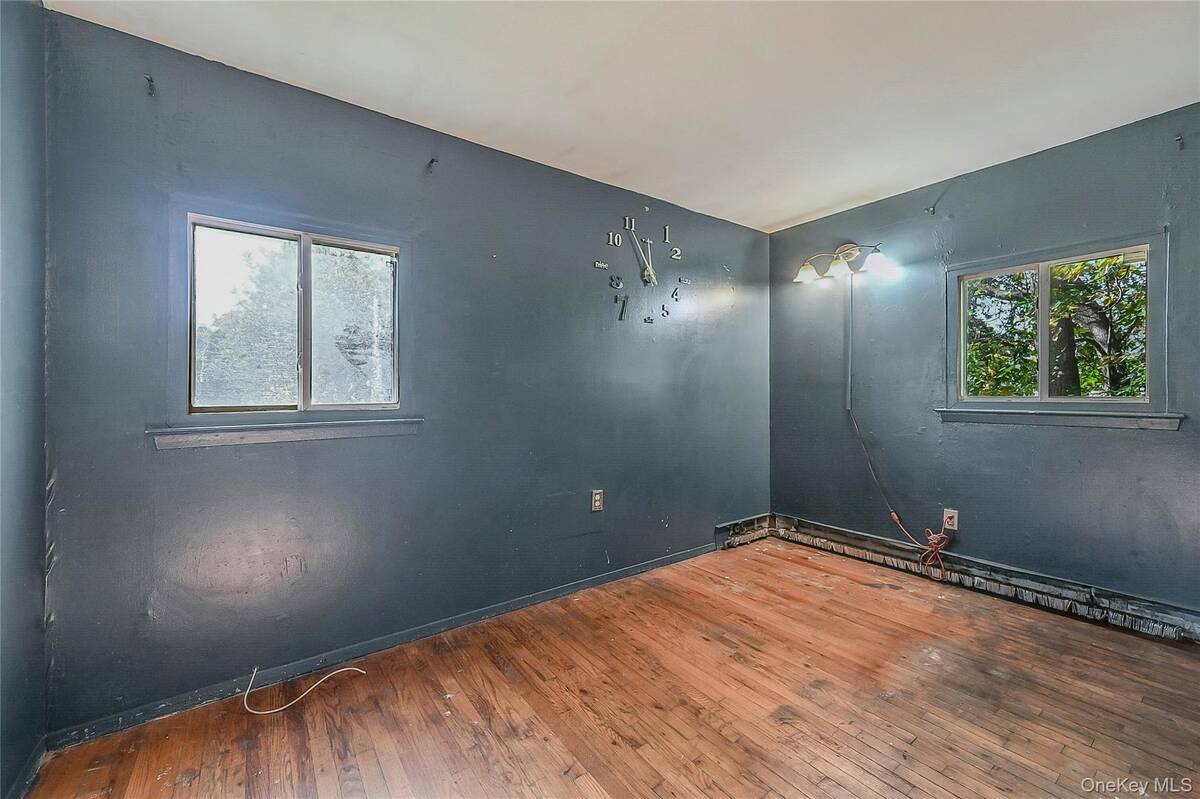 #15 photo, 92 Grand Boulevard, Wyandanch , NY 11798