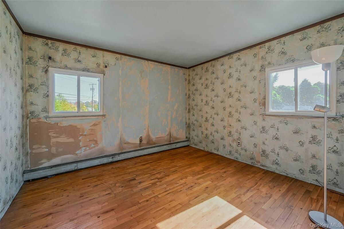 #16 photo, 92 Grand Boulevard, Wyandanch , NY 11798