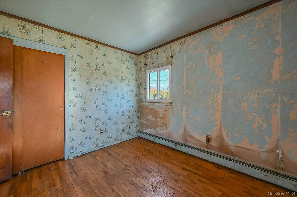 #17 photo, 92 Grand Boulevard, Wyandanch , NY 11798