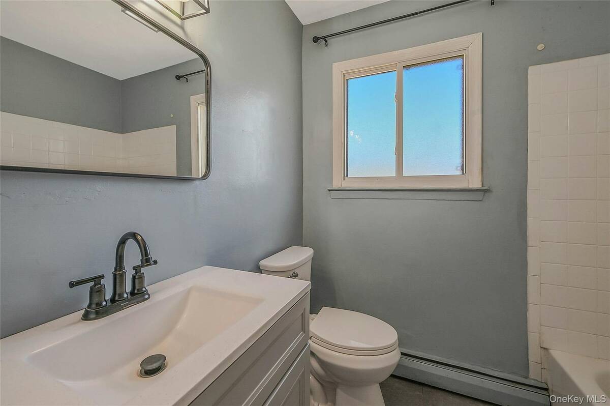 #18 photo, 92 Grand Boulevard, Wyandanch , NY 11798