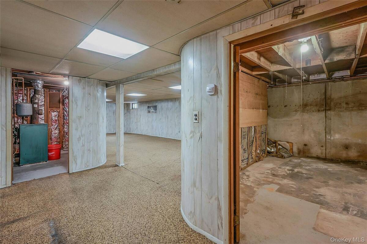 #19 photo, 92 Grand Boulevard, Wyandanch , NY 11798