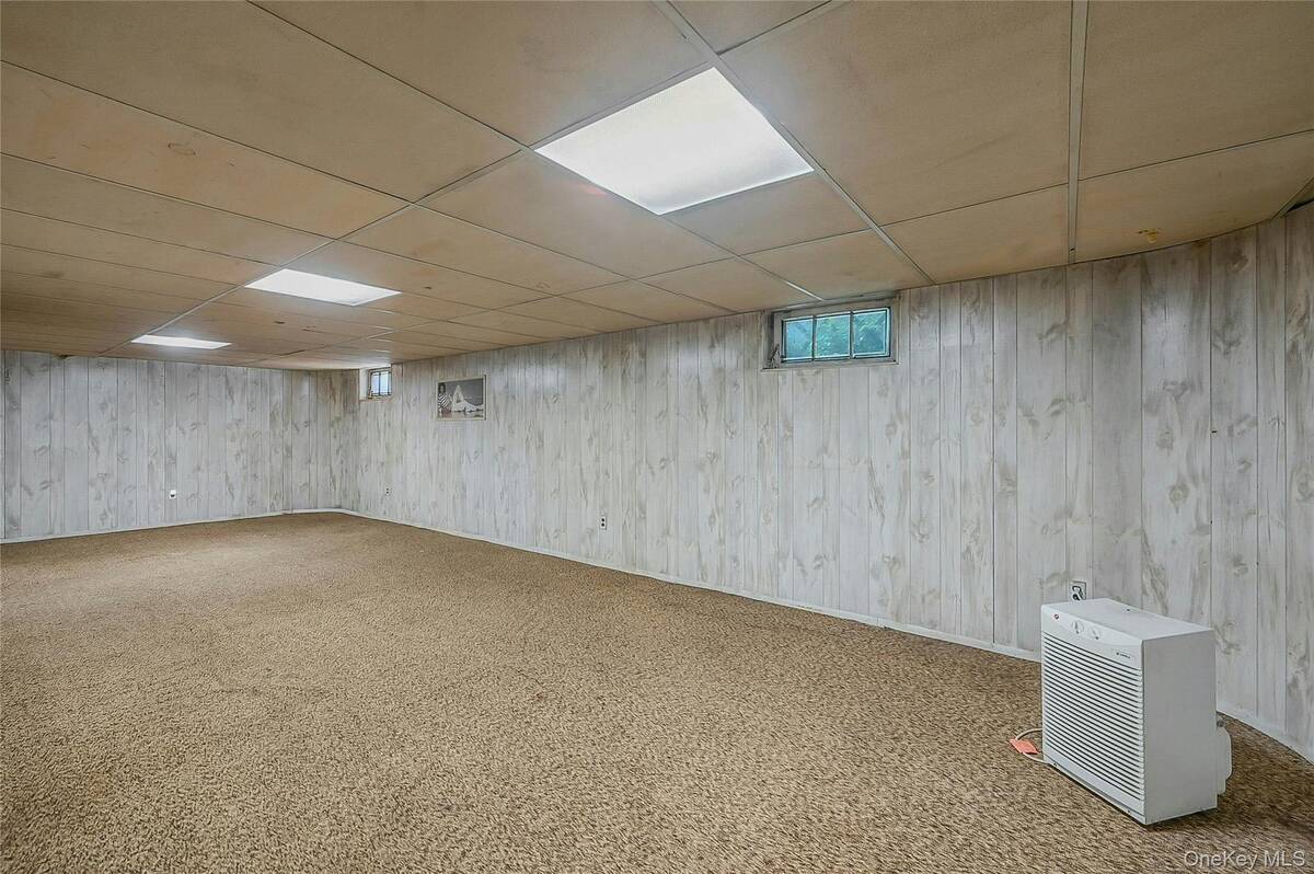 #21 photo, 92 Grand Boulevard, Wyandanch , NY 11798