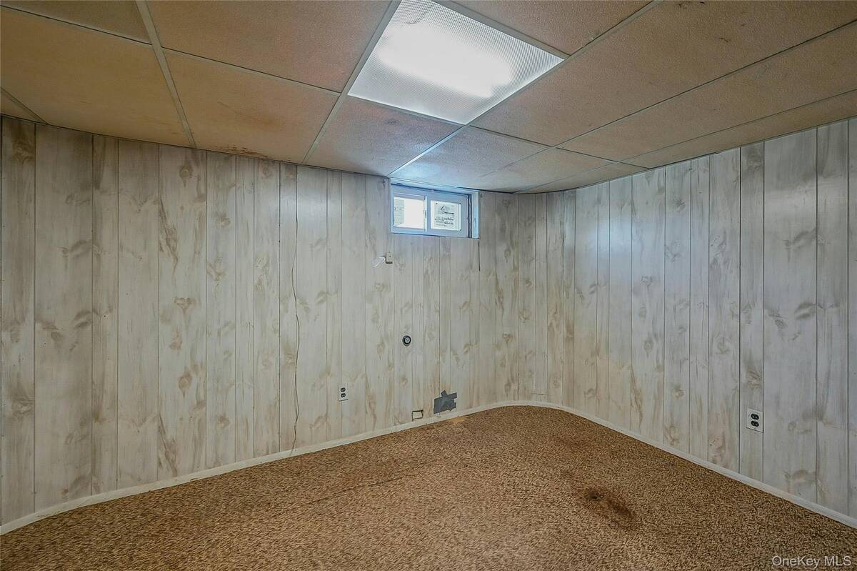 #25 photo, 92 Grand Boulevard, Wyandanch , NY 11798