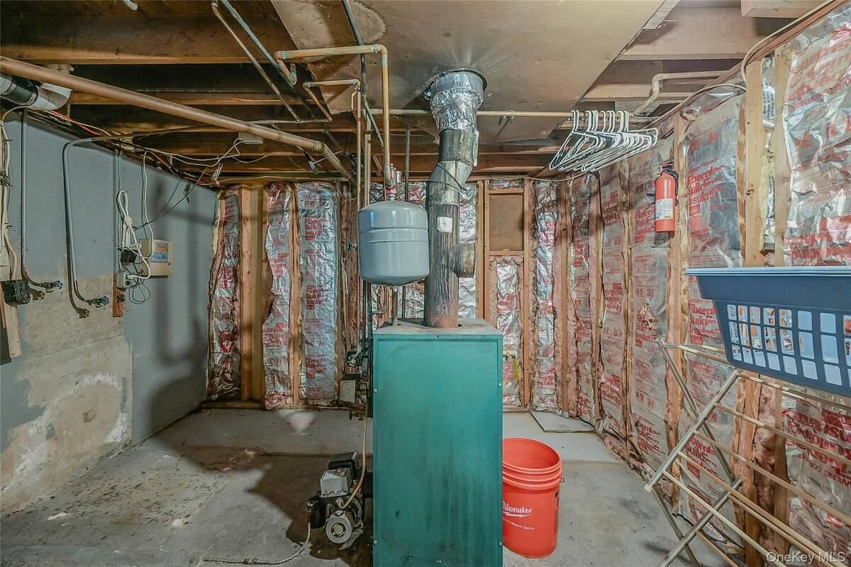 #26 photo, 92 Grand Boulevard, Wyandanch , NY 11798