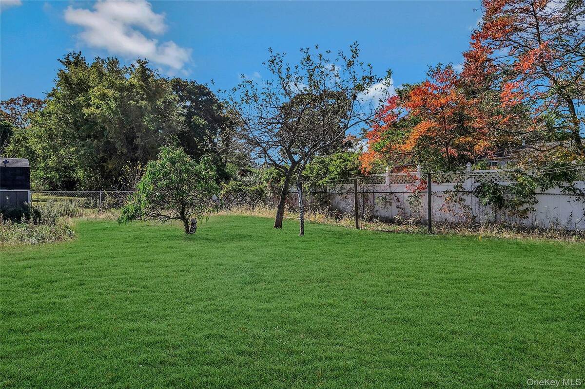 #27 photo, 92 Grand Boulevard, Wyandanch , NY 11798