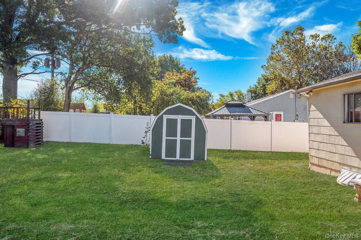 #37 photo, 55 Clifton Place, Port Jefferson Station , NY 11776