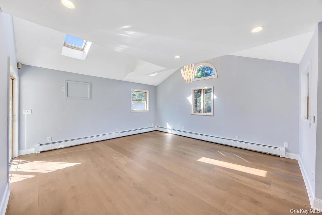 #10 photo, 358 Eastwood Boulevard, サフォーク郡 Centereach , NY 11720