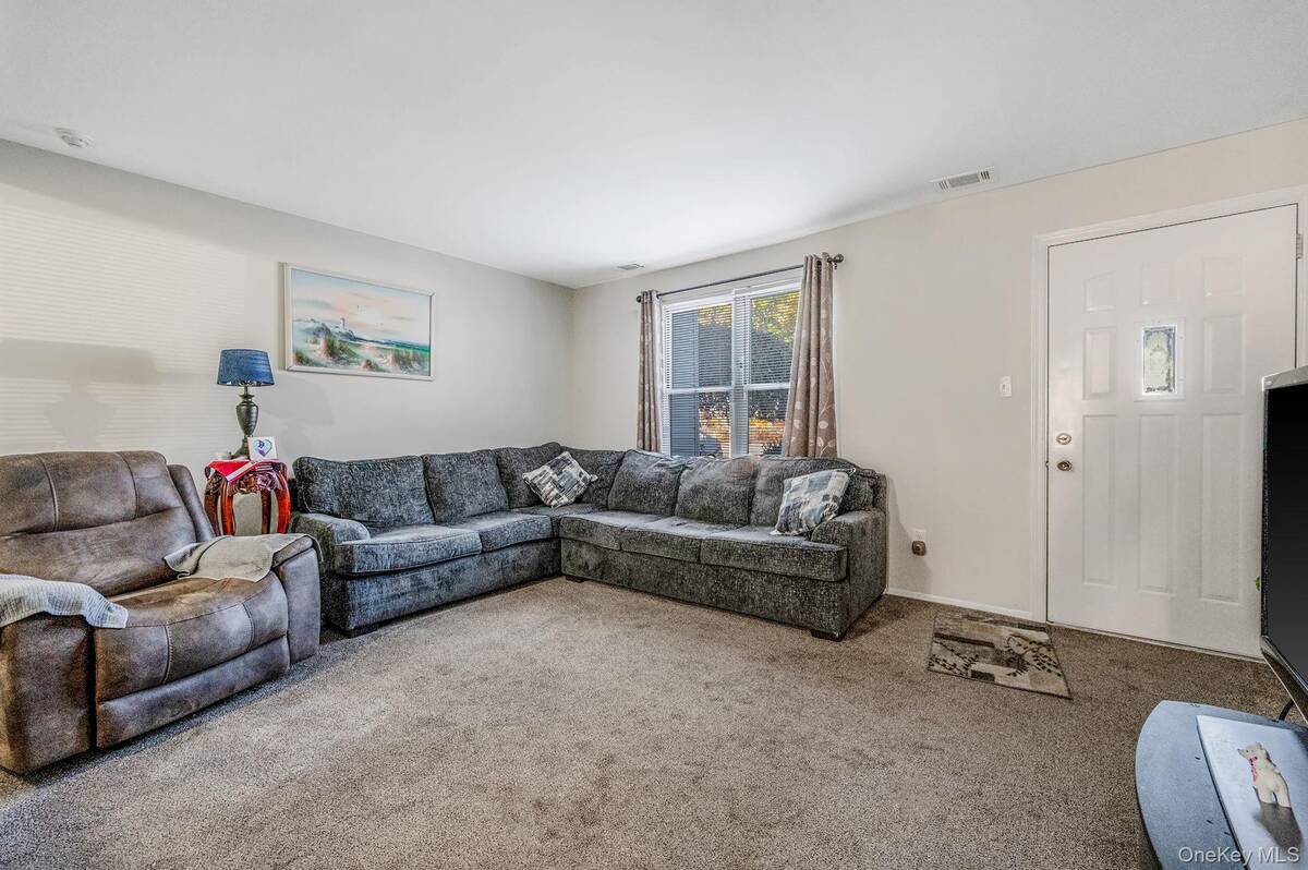 #3 photo, 63 Rocky Point Yaphank Road, #80, サフォーク郡 Rocky Point , NY 11778