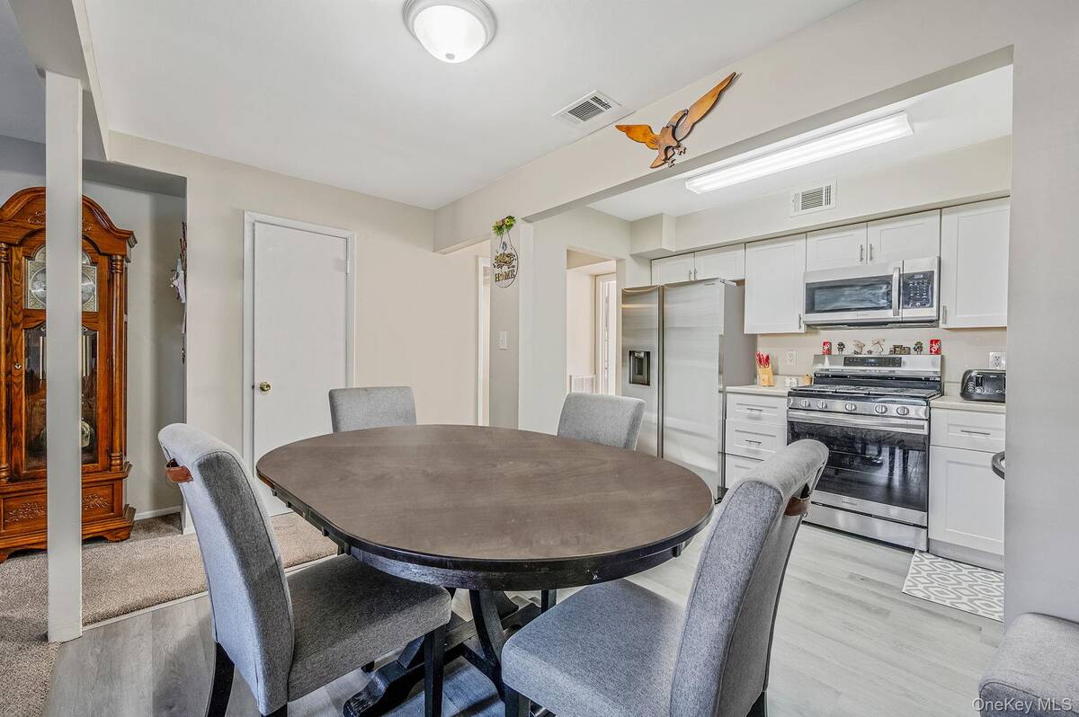 #6 photo, 63 Rocky Point Yaphank Road, #80, サフォーク郡 Rocky Point , NY 11778