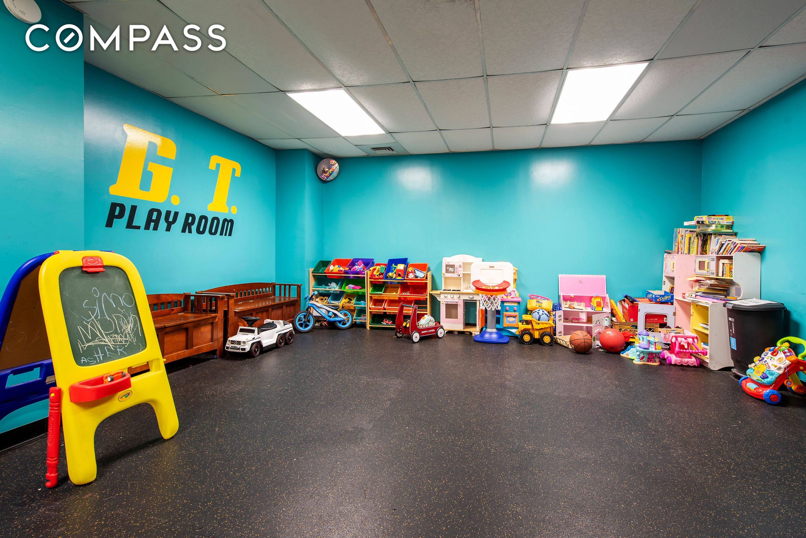 #17 photo, 70-25 Yellowstone Boulevard, クイーンズ区 Forest Hills , NY 11375