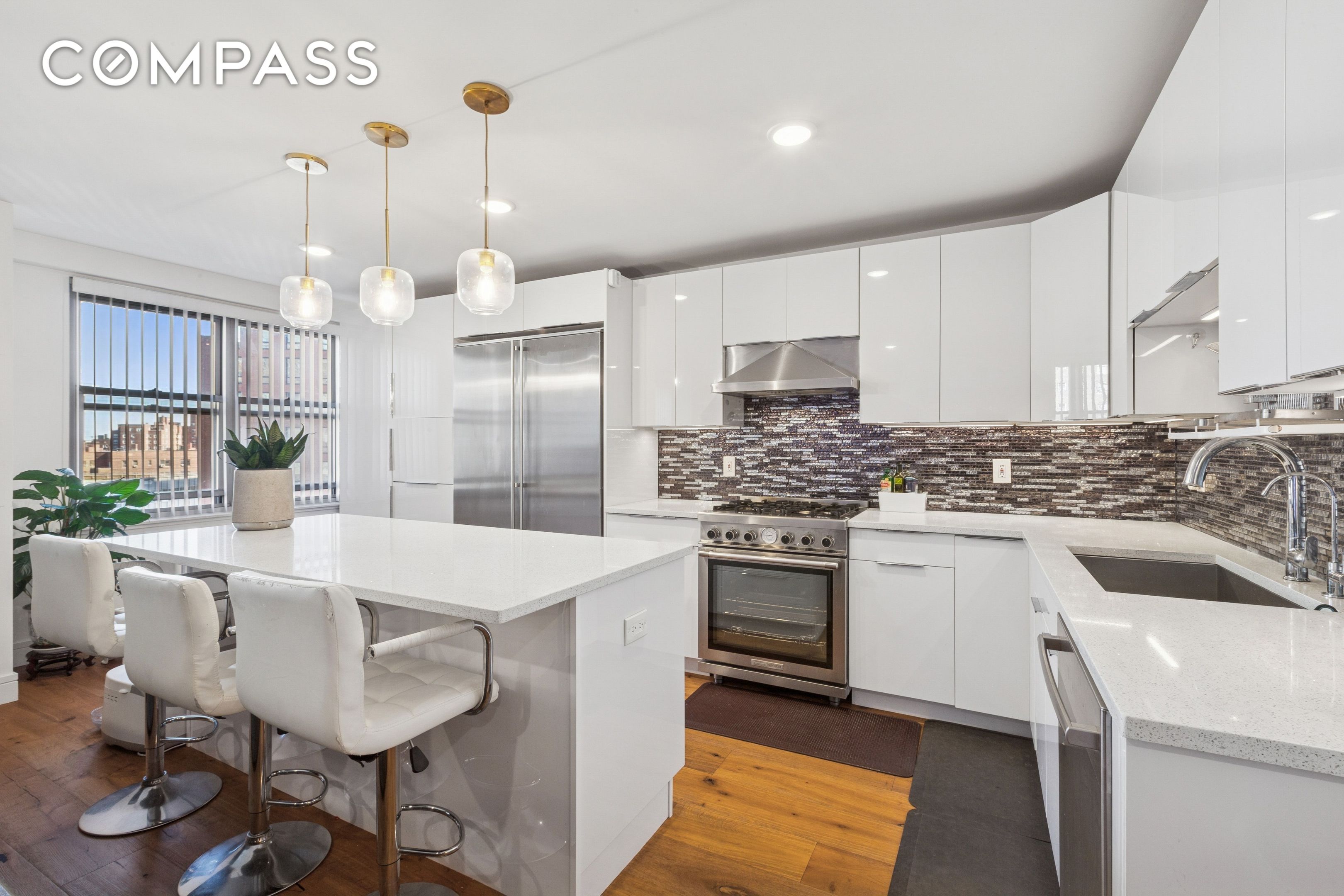 #3 photo, 70-25 Yellowstone Boulevard, クイーンズ区 Forest Hills , NY 11375