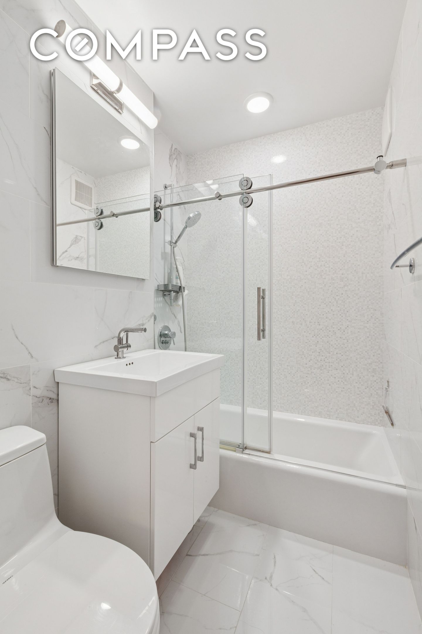 #6 photo, 70-25 Yellowstone Boulevard, クイーンズ区 Forest Hills , NY 11375