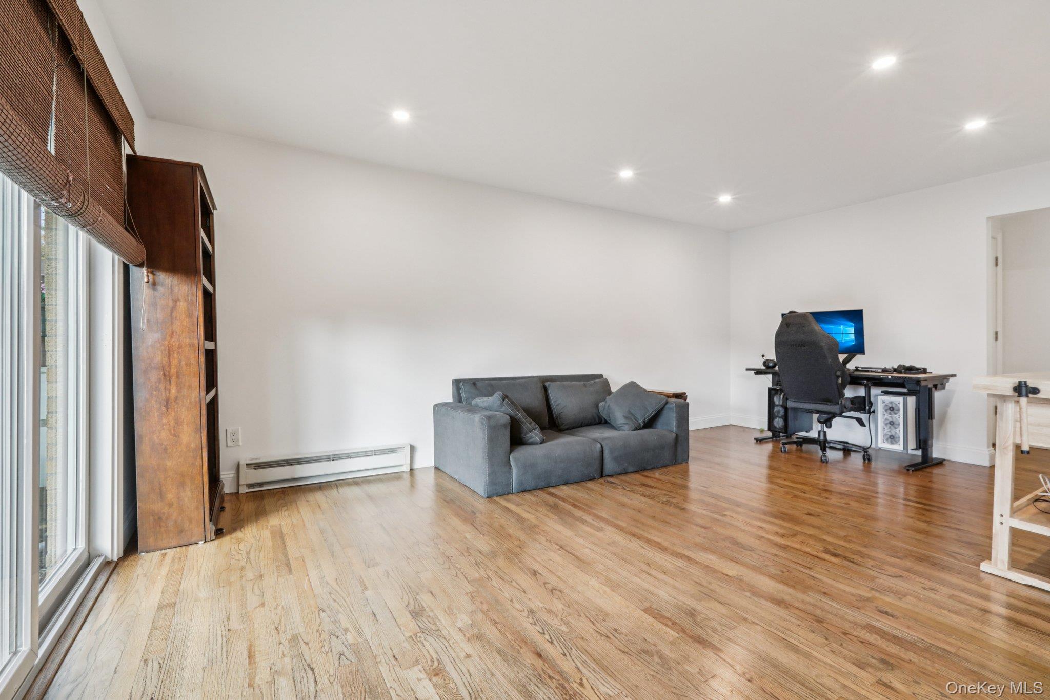 #10 photo, 2 Germonds Village, Bardonia , NY 10954