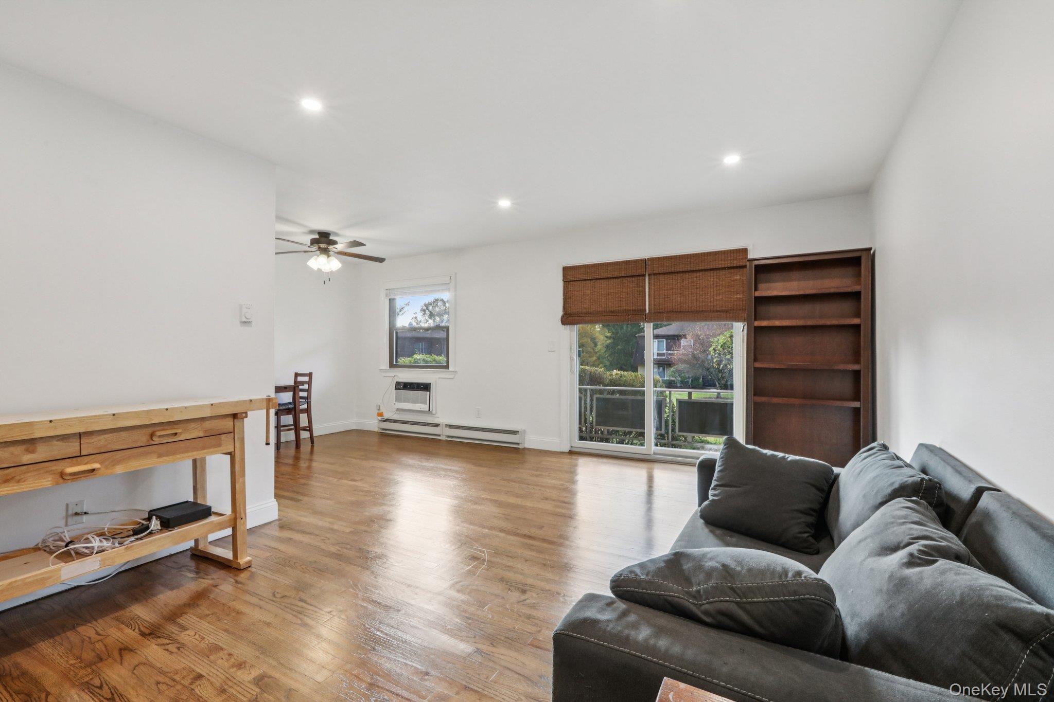 #12 photo, 2 Germonds Village, Bardonia , NY 10954