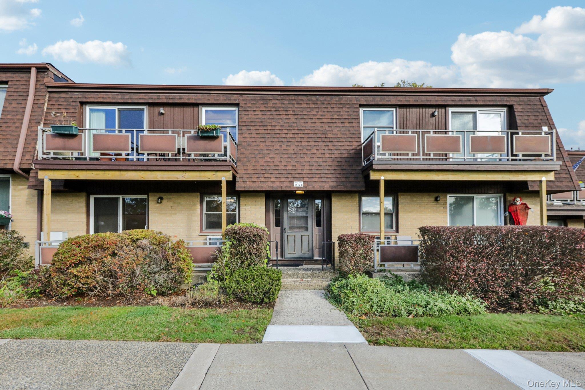 #2 photo, 2 Germonds Village, Bardonia , NY 10954