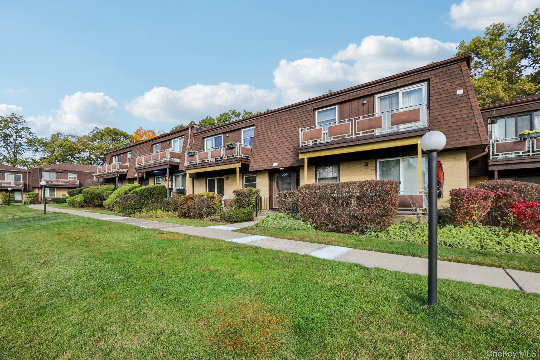 #3 photo, 2 Germonds Village, Bardonia , NY 10954