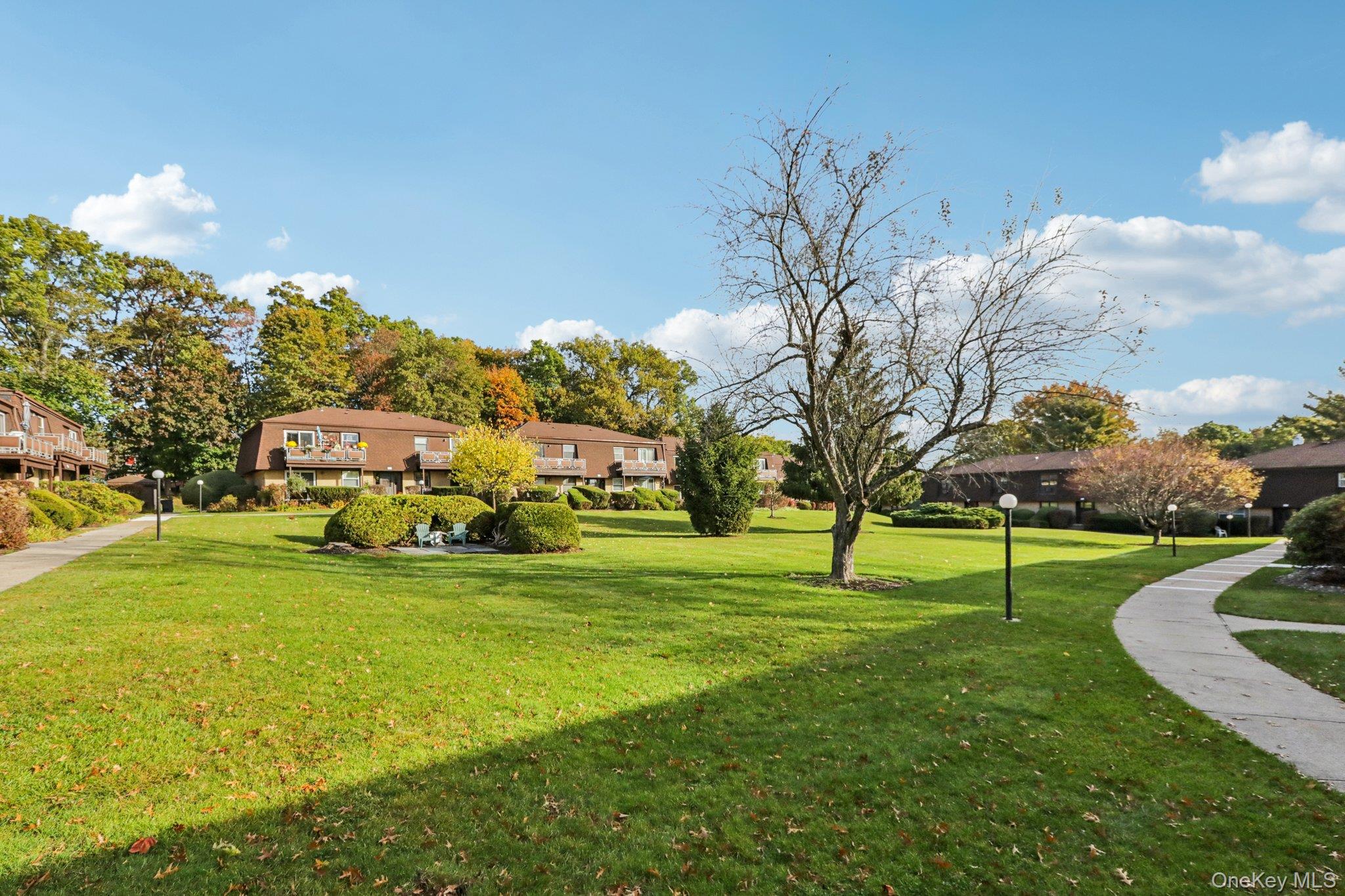 #5 photo, 2 Germonds Village, Bardonia , NY 10954