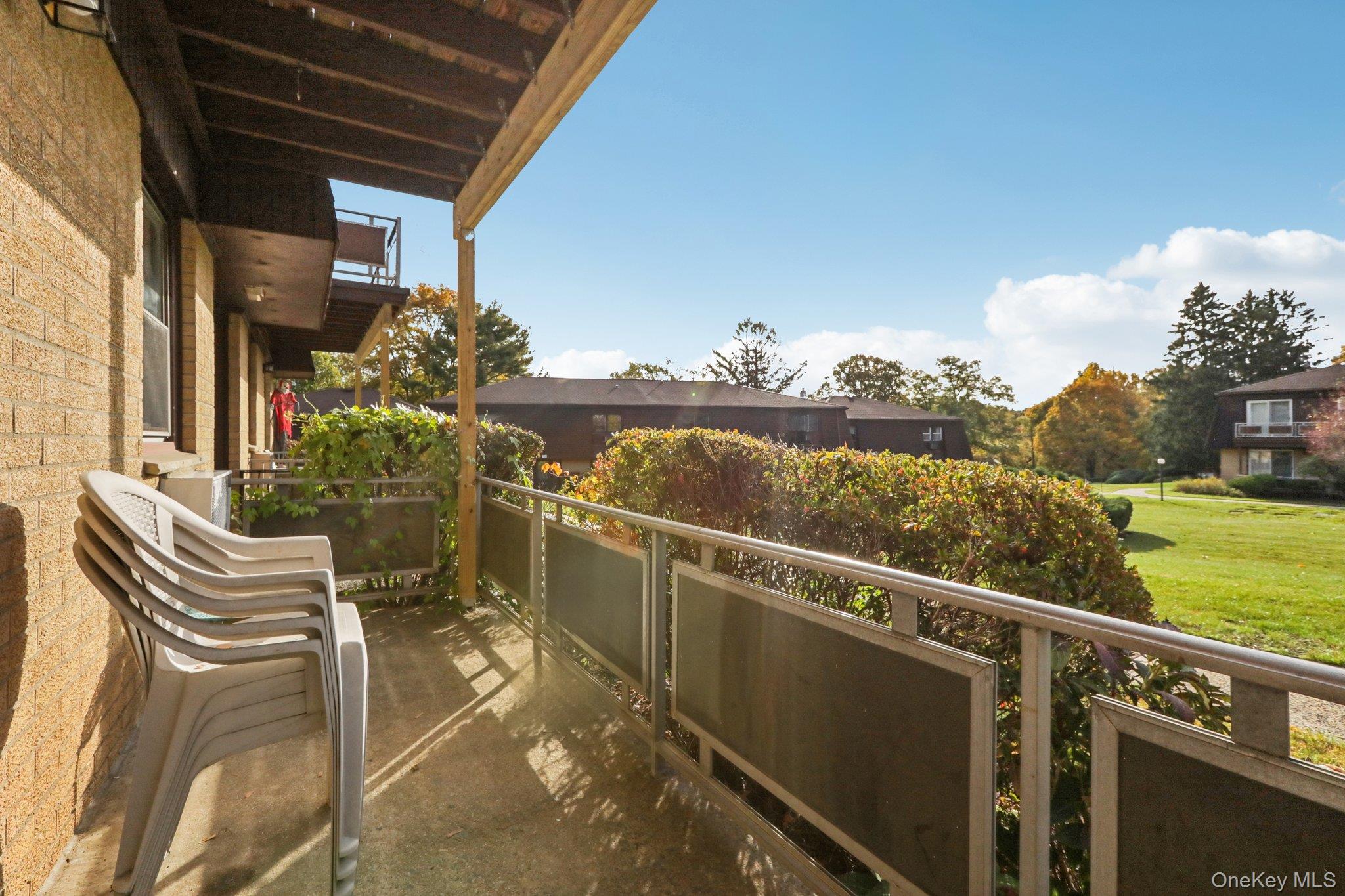 #6 photo, 2 Germonds Village, Bardonia , NY 10954