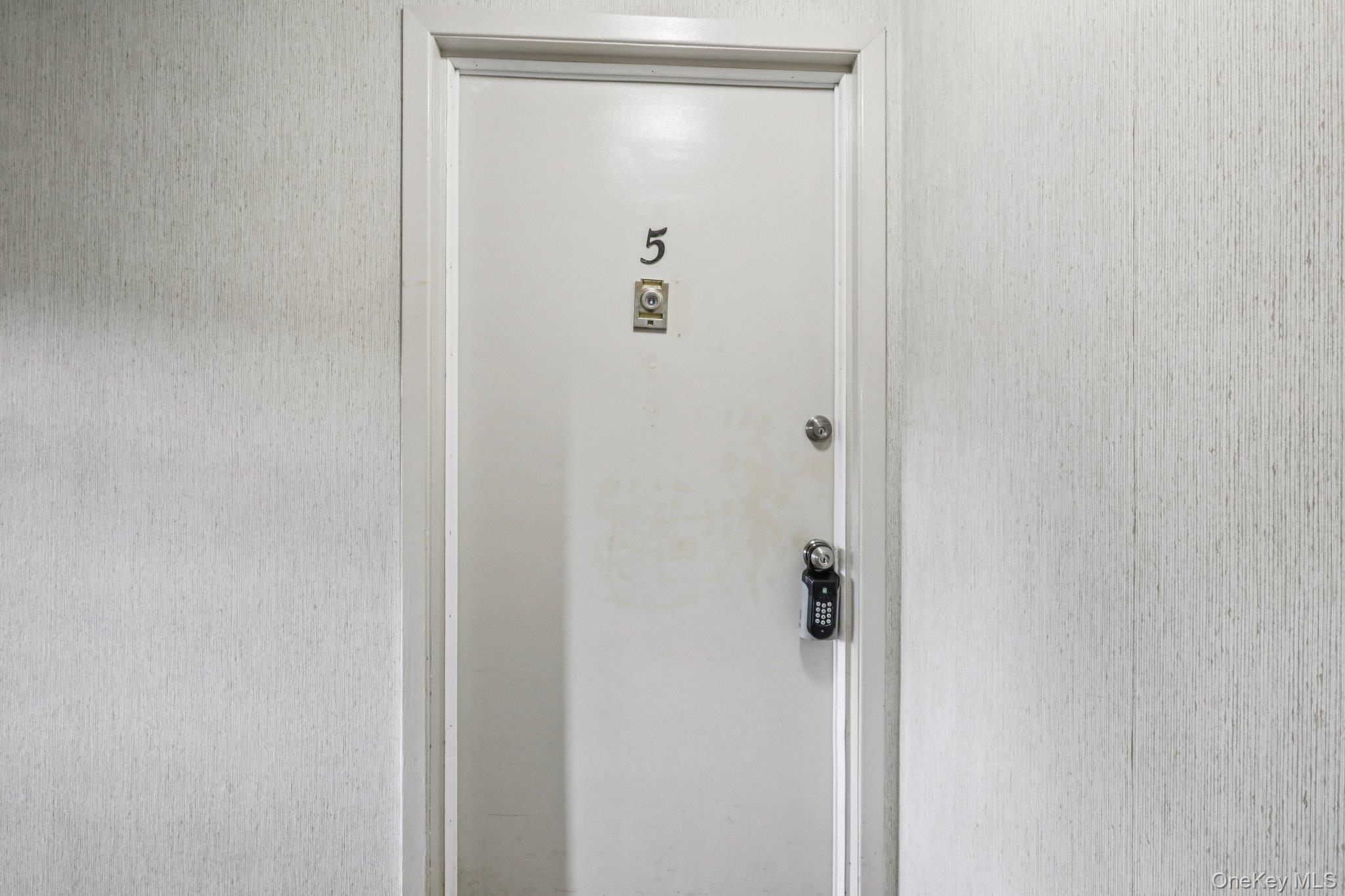 #7 photo, 2 Germonds Village, Bardonia , NY 10954