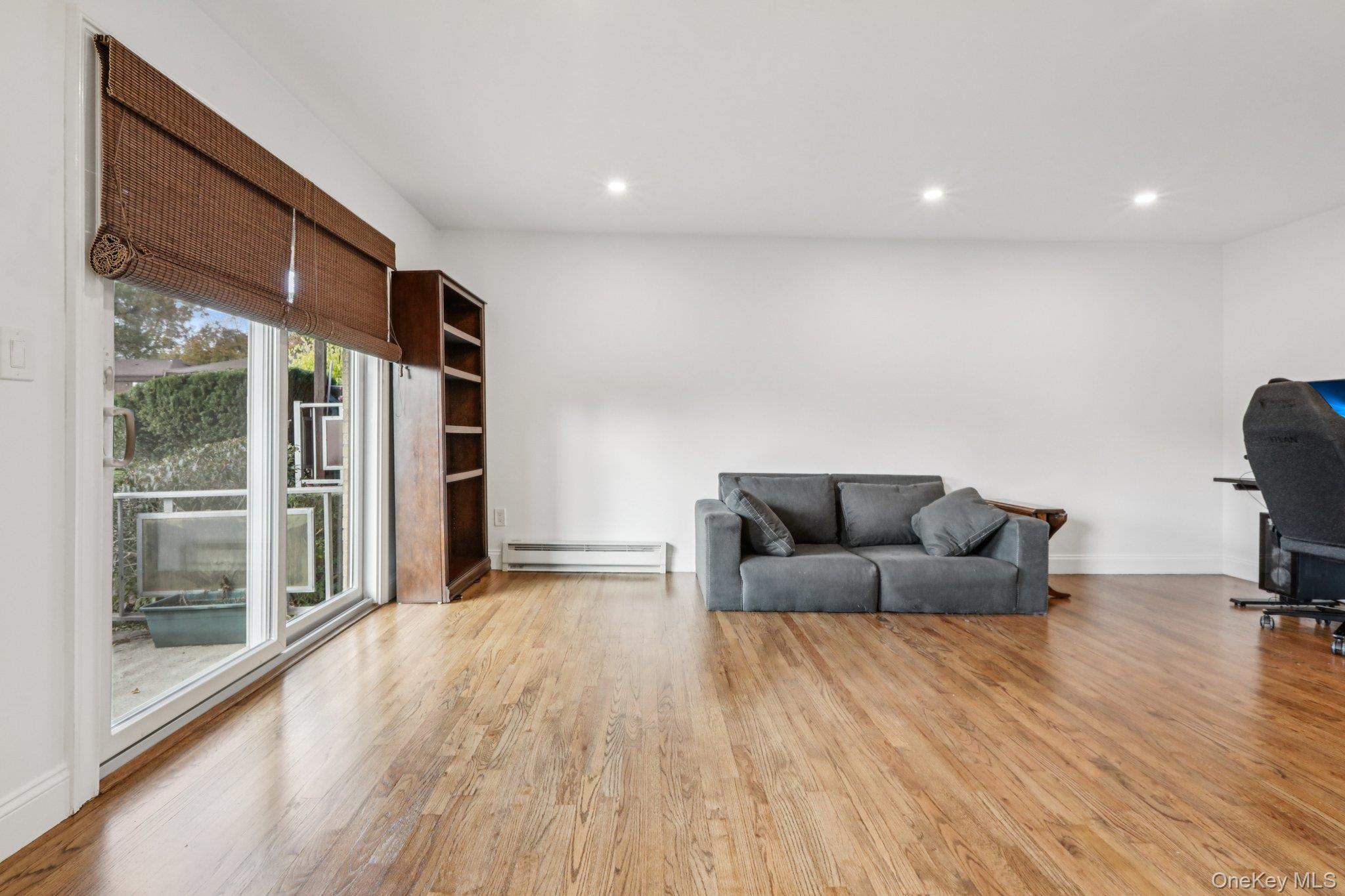 #9 photo, 2 Germonds Village, Bardonia , NY 10954