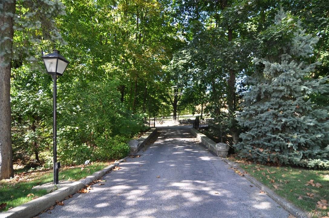 #20 photo, 140 N Broadway, Irvington , NY 10533