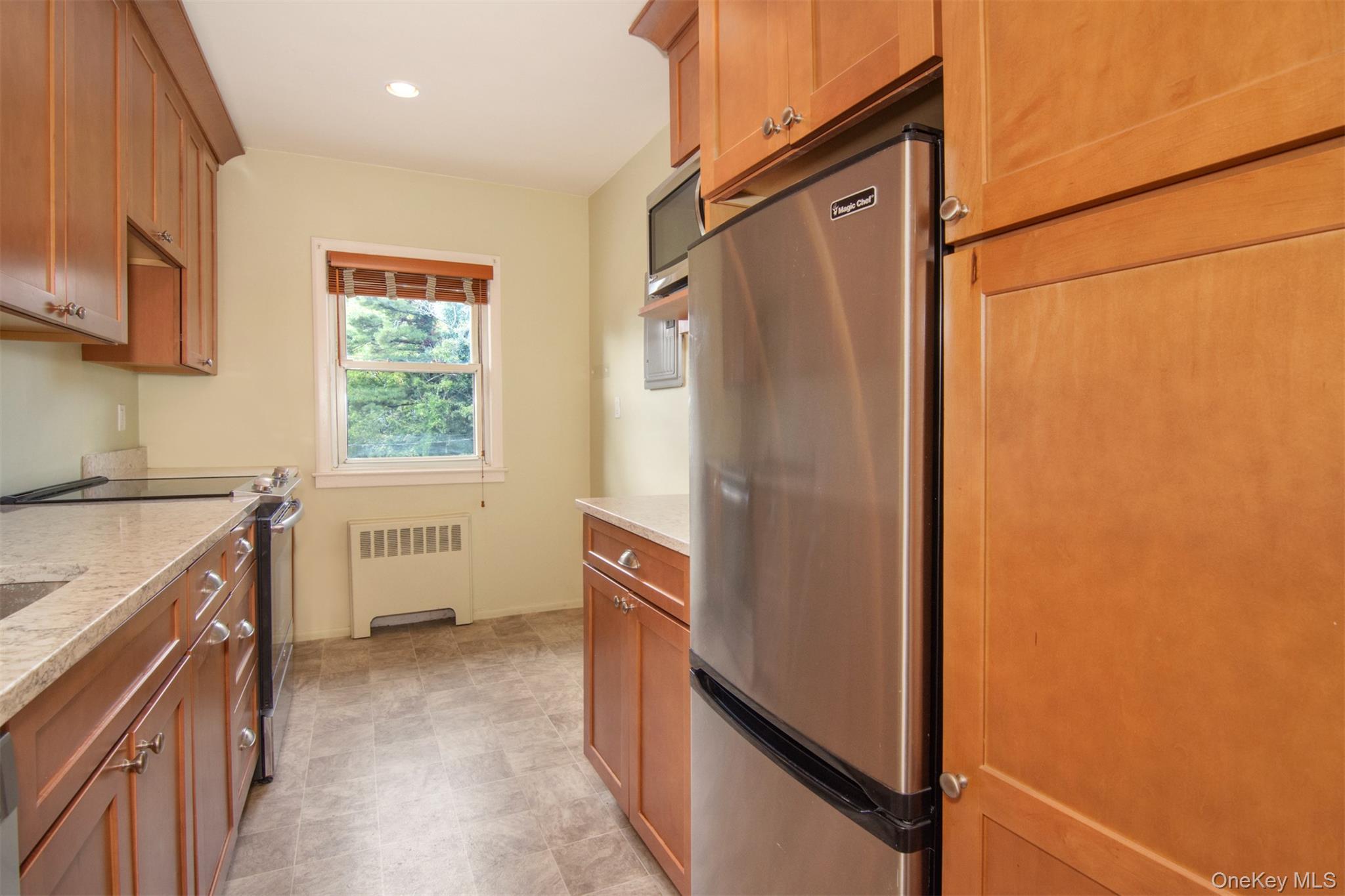 #4 photo, 140 N Broadway, Irvington , NY 10533