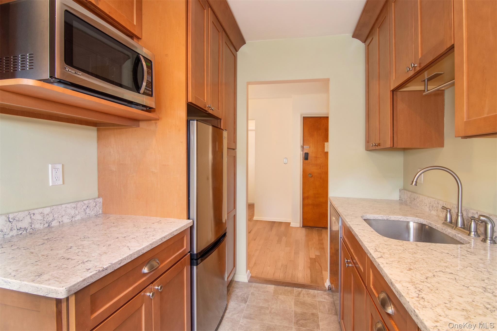 #6 photo, 140 N Broadway, Irvington , NY 10533