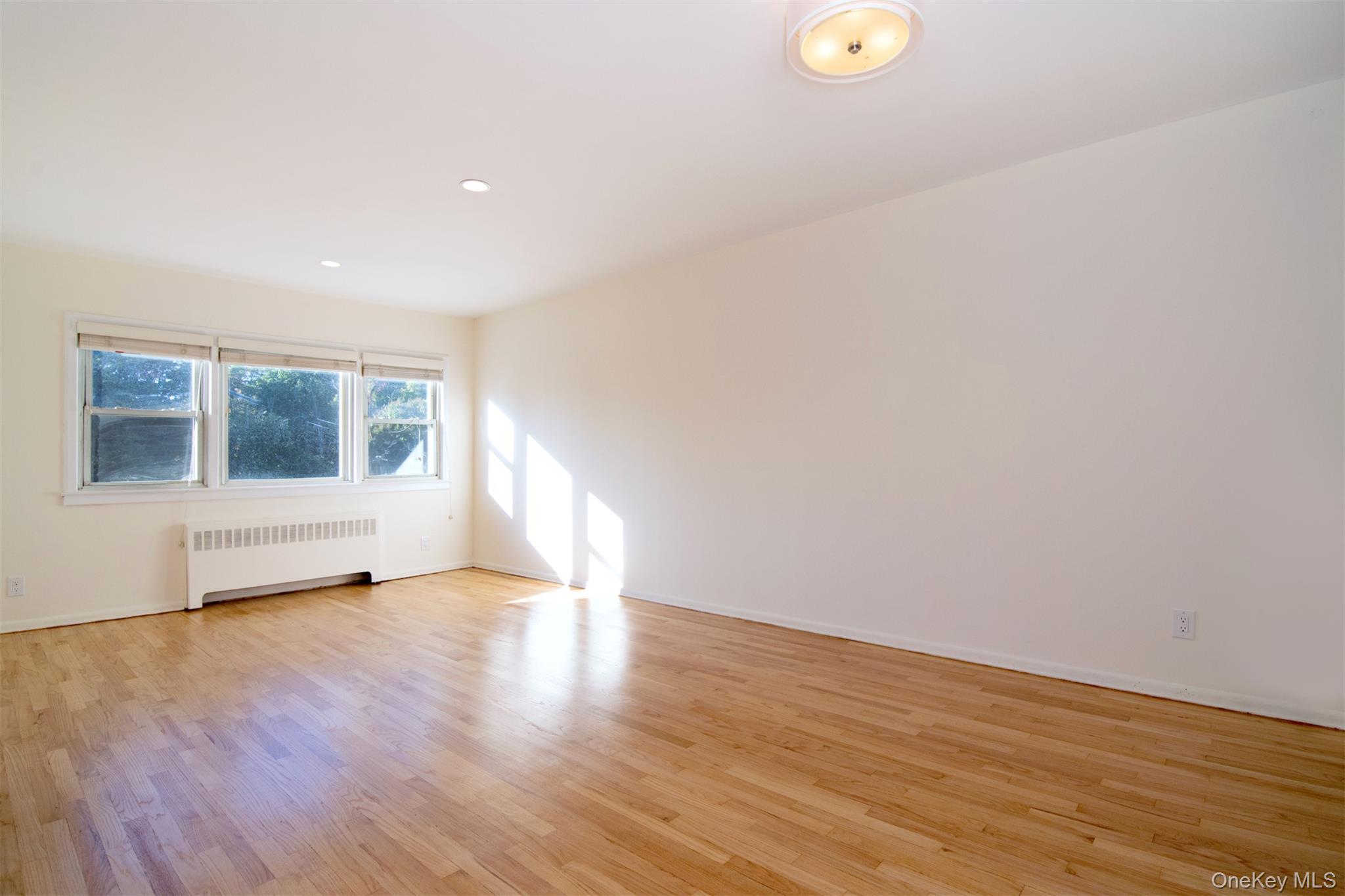 #7 photo, 140 N Broadway, Irvington , NY 10533