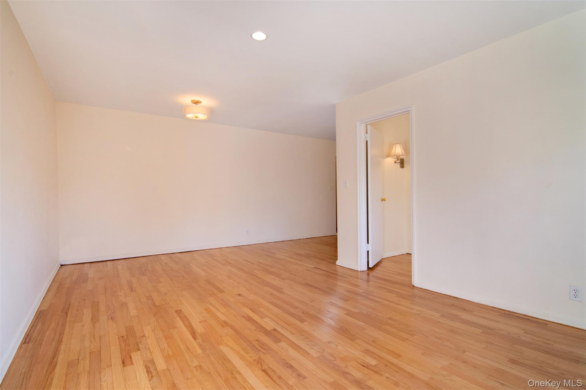 #9 photo, 140 N Broadway, Irvington , NY 10533