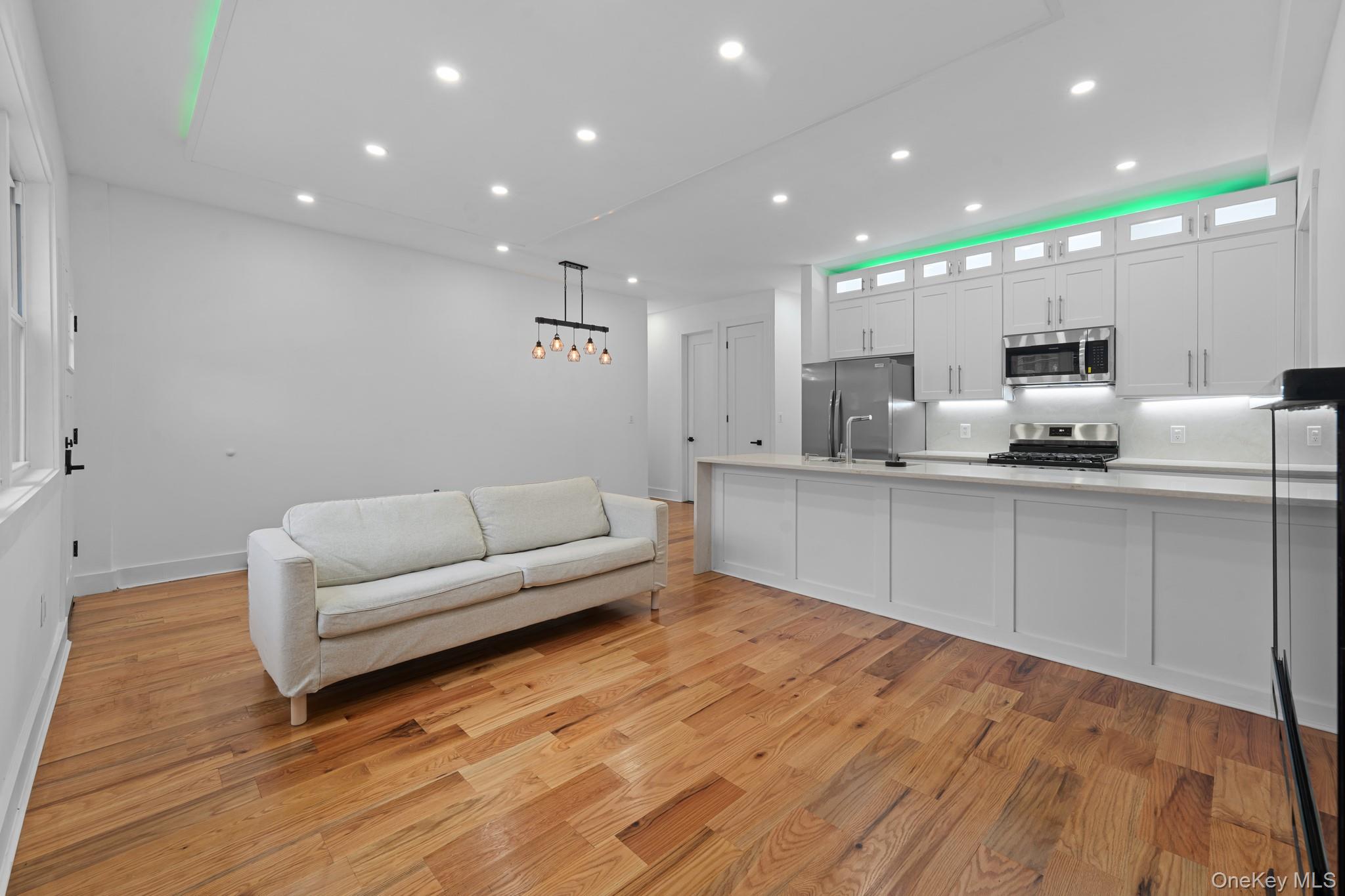 #16 photo, 110 Walnut Street, Forest Hills , NY 11375