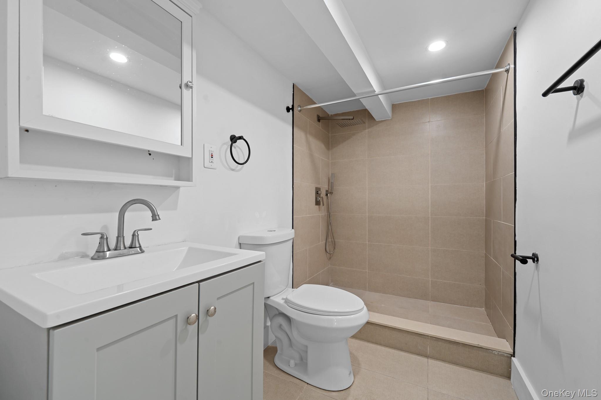 #18 photo, 110 Walnut Street, Forest Hills , NY 11375