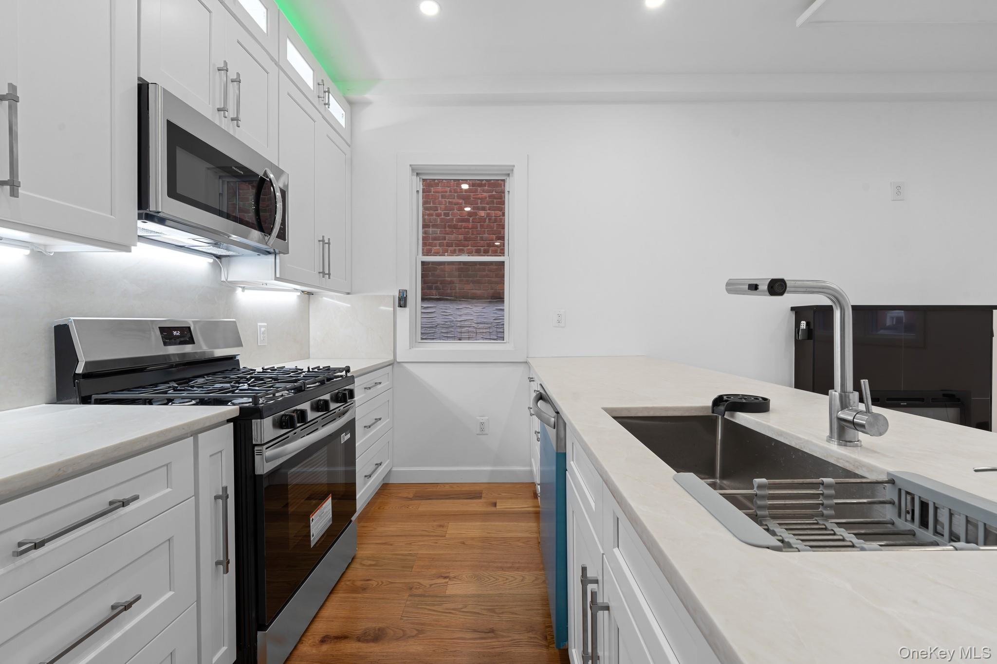 #9 photo, 110 Walnut Street, Forest Hills , NY 11375