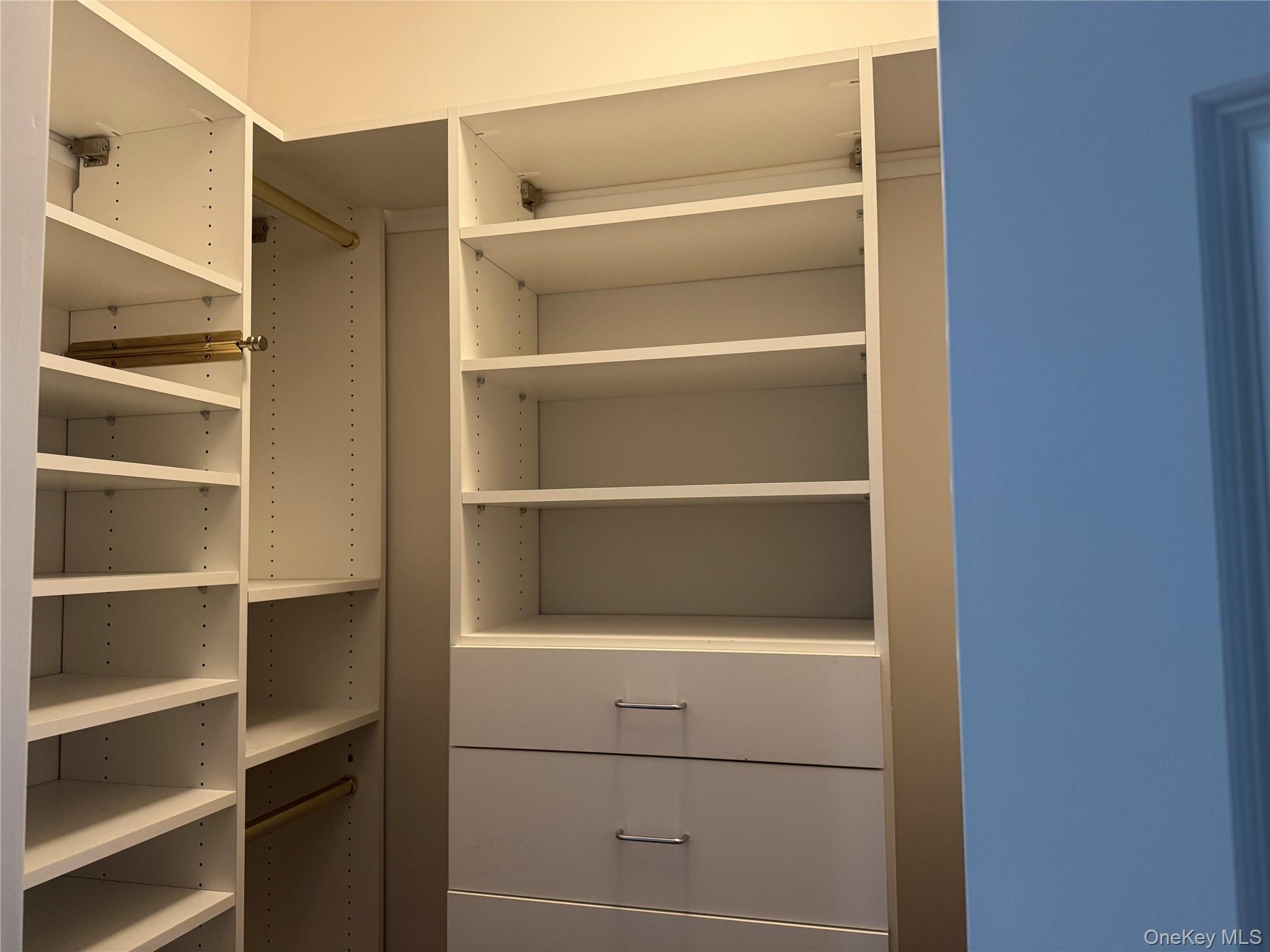 #11 photo, 137 Pond View Drive, ナッソー郡 Port Washington , NY 11050