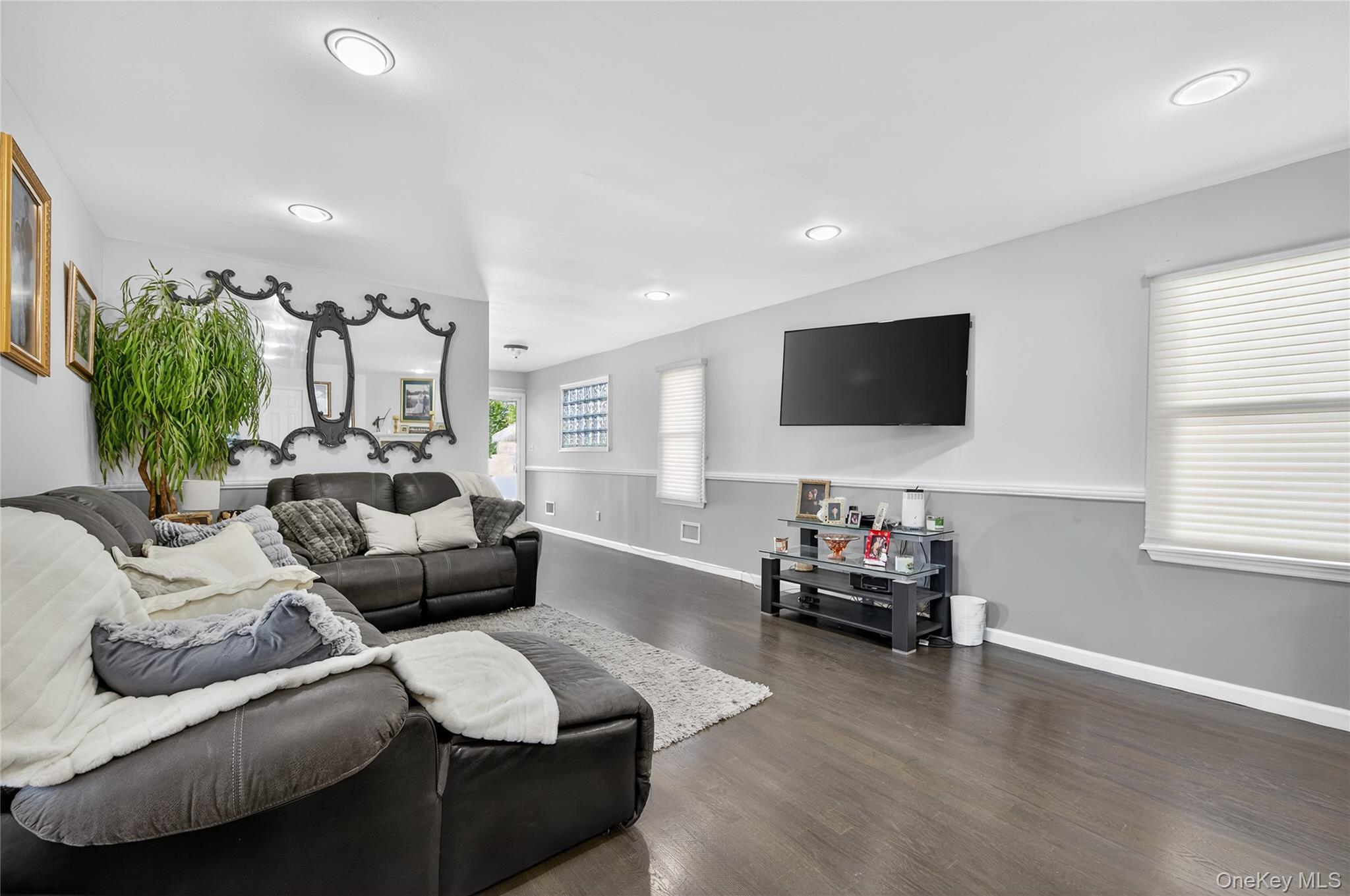 #12 photo, 2501 Lancaster Street, East Meadow , NY 11554