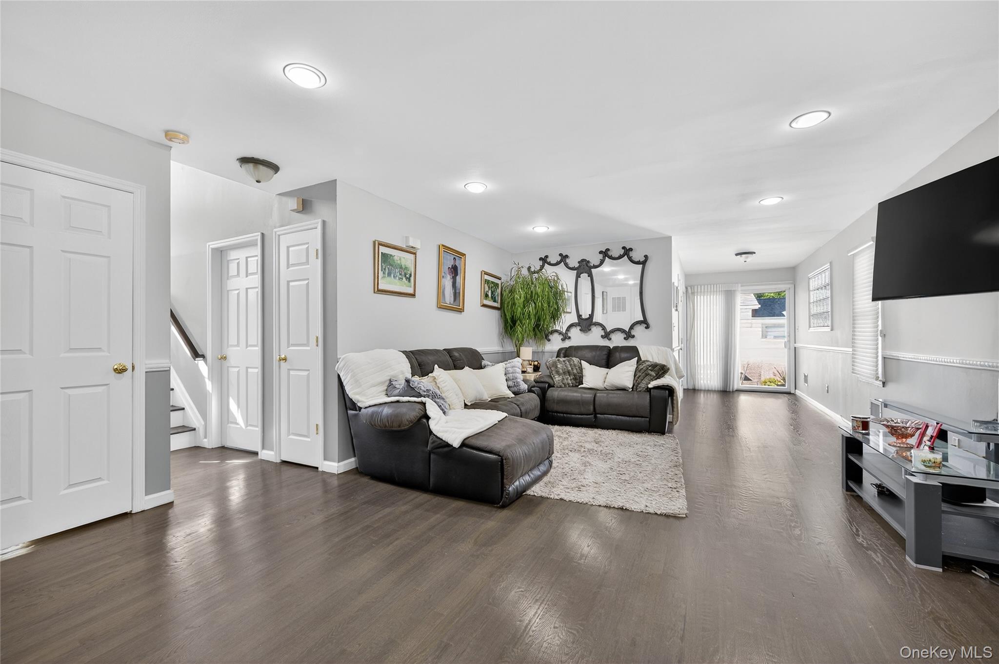 #13 photo, 2501 Lancaster Street, East Meadow , NY 11554