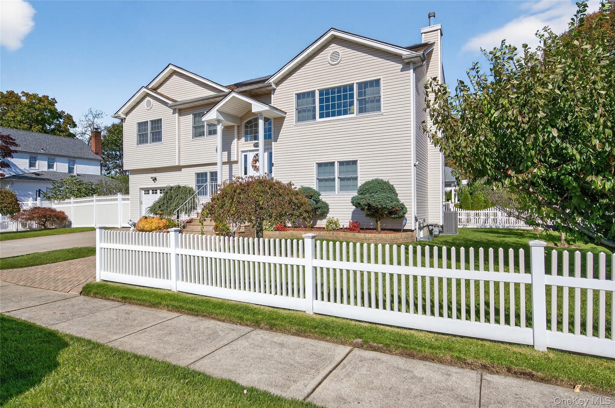 #2 photo, 2501 Lancaster Street, East Meadow , NY 11554