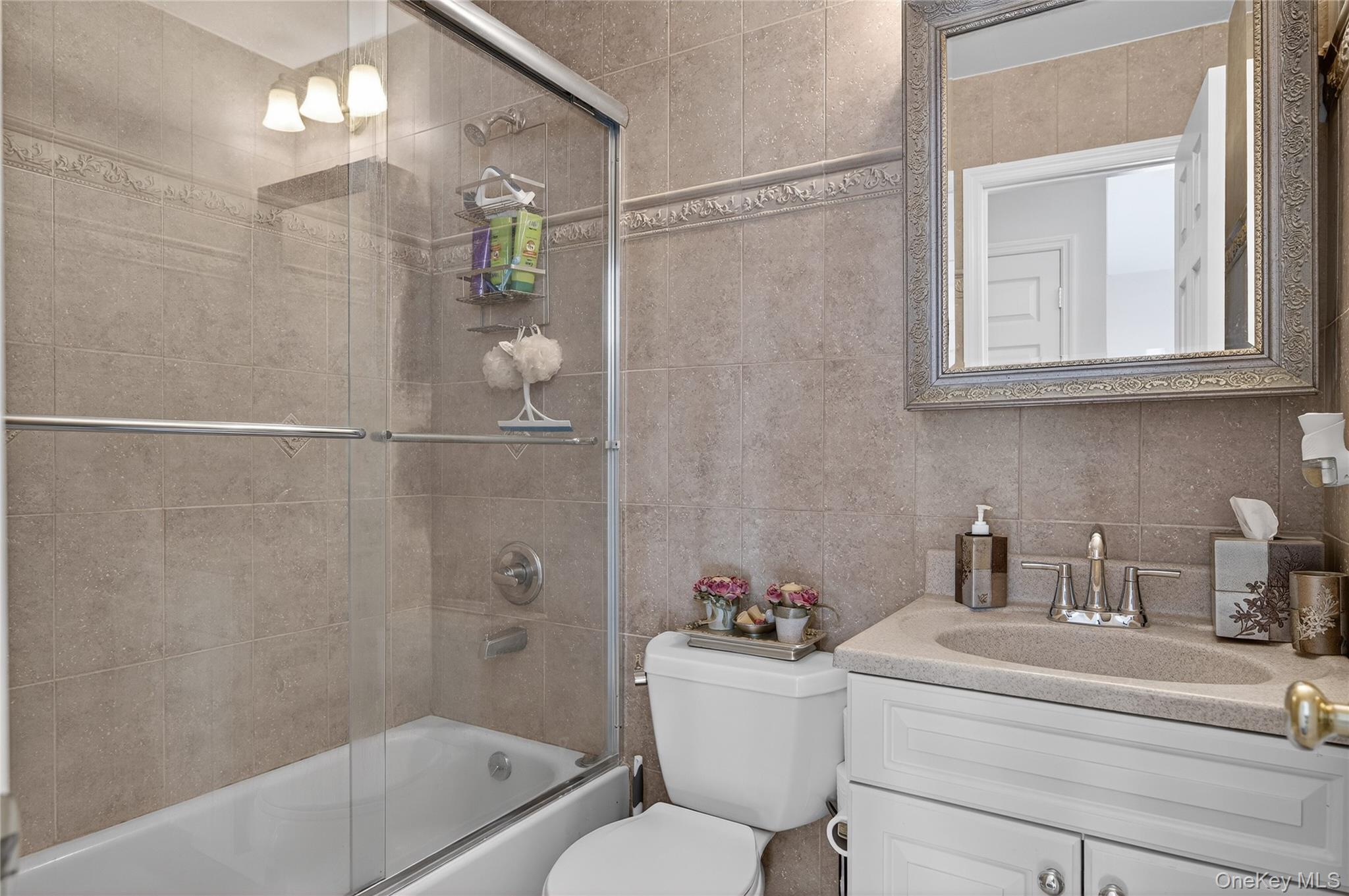 #20 photo, 2501 Lancaster Street, East Meadow , NY 11554