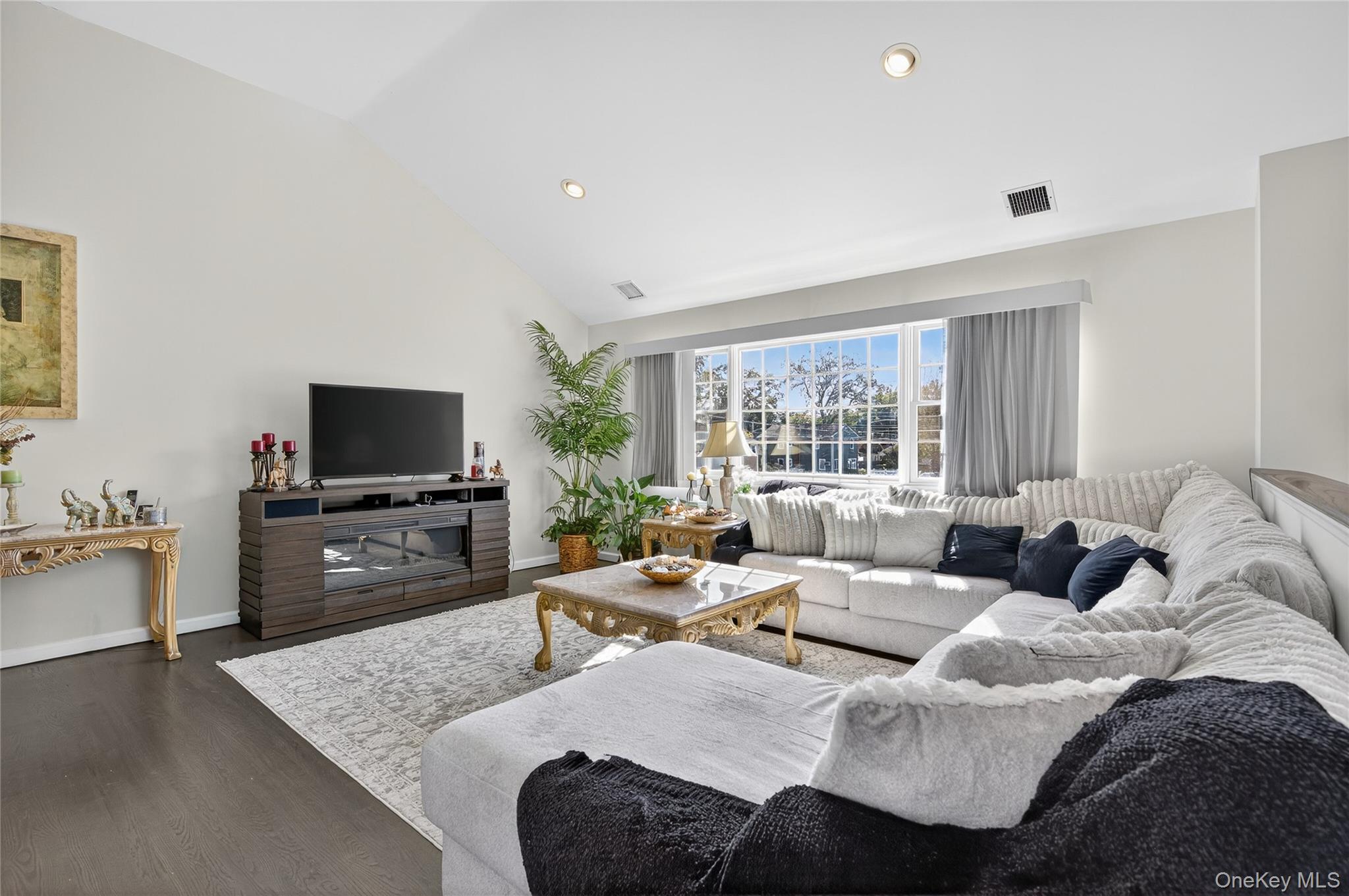 #4 photo, 2501 Lancaster Street, East Meadow , NY 11554