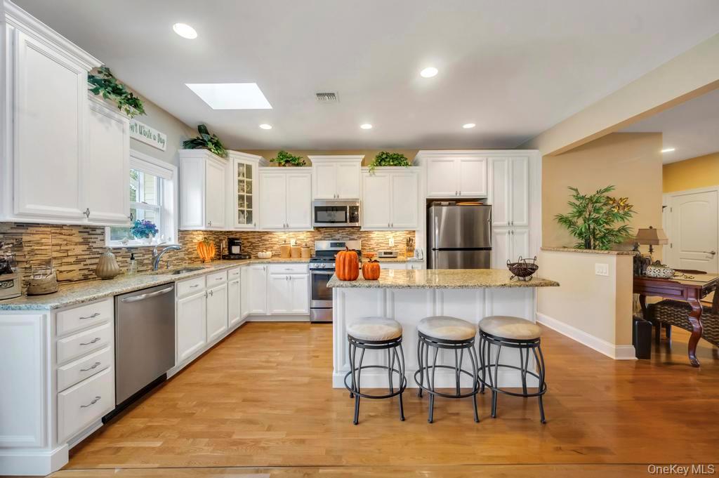 #20 photo, 4 Haverton Court, サフォーク郡 Riverhead , NY 11901