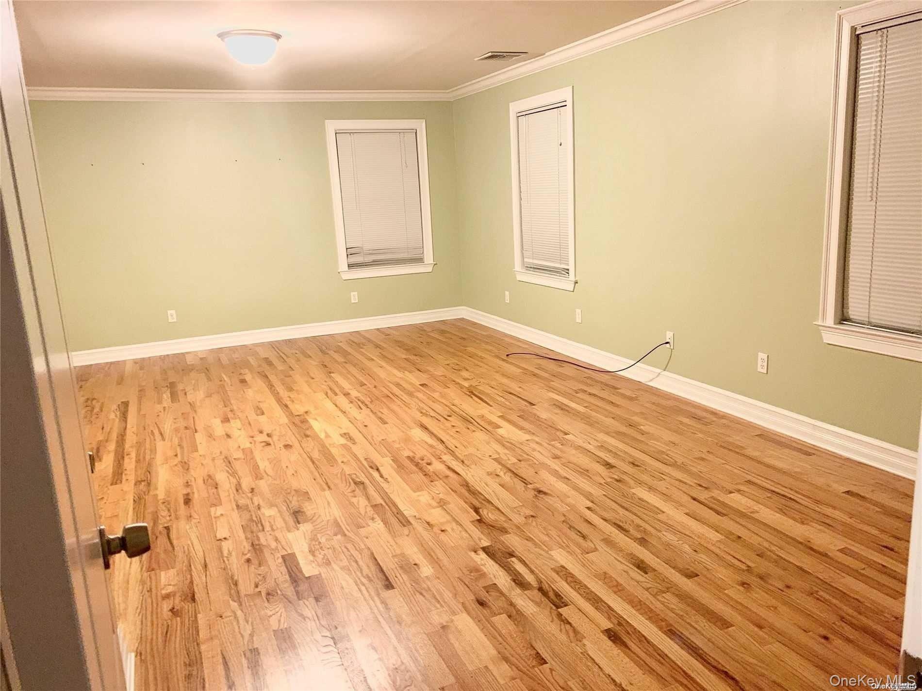 #11 photo, 1 Owen Street, ナッソー郡 Westbury , NY 11590