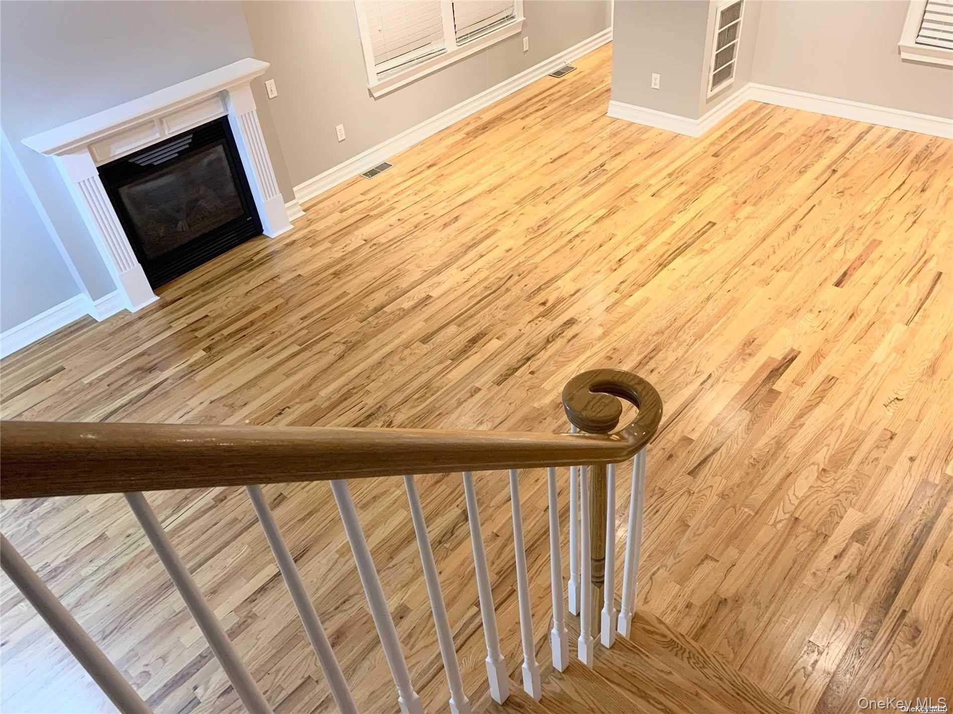 #12 photo, 1 Owen Street, ナッソー郡 Westbury , NY 11590