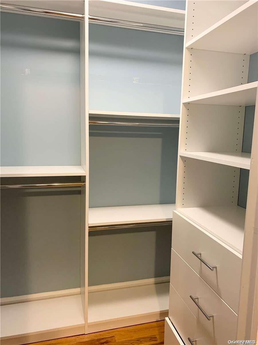 #13 photo, 1 Owen Street, ナッソー郡 Westbury , NY 11590