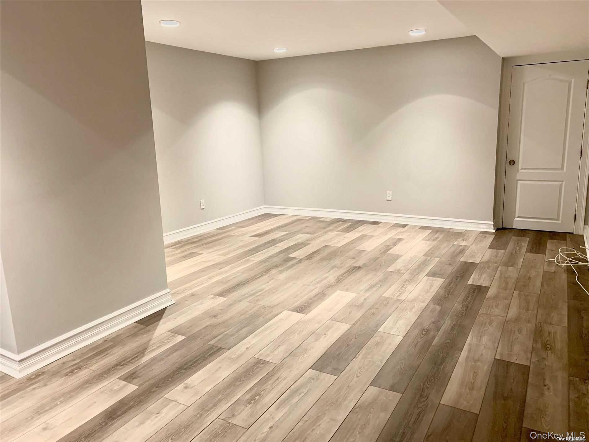 #2 photo, 1 Owen Street, ナッソー郡 Westbury , NY 11590